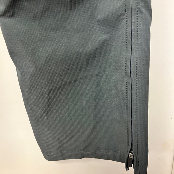 Kuhl Silencr Convertible pants/shorts size
30x30 hiking - dark gray - Picture 2 of 10